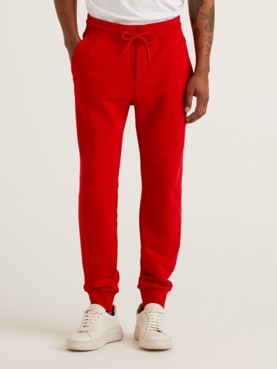 Joggers rojos hombre online
